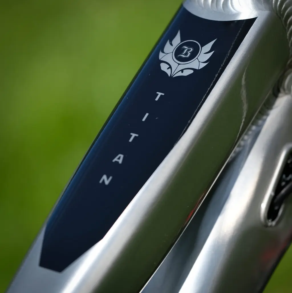 Vélo Banshee assemblé à l'atelier NINI Adventure